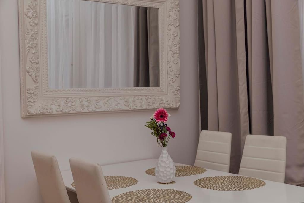Modern Stylish Comfortable 2 Bedroom Apartment Вена Экстерьер фото