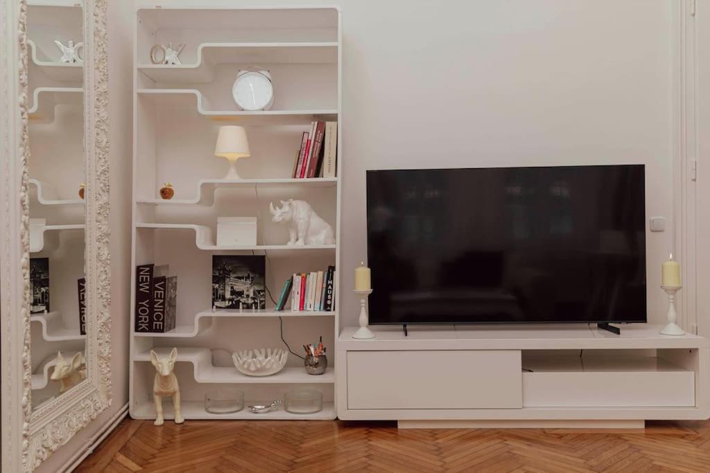 Modern Stylish Comfortable 2 Bedroom Apartment Вена Экстерьер фото