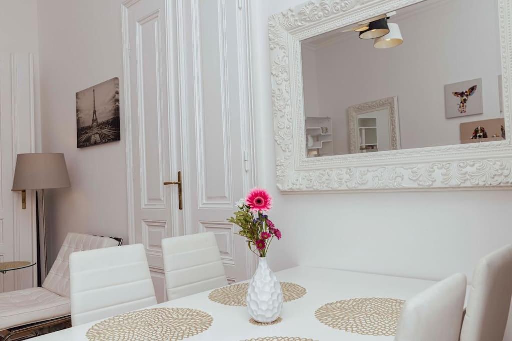 Modern Stylish Comfortable 2 Bedroom Apartment Вена Экстерьер фото